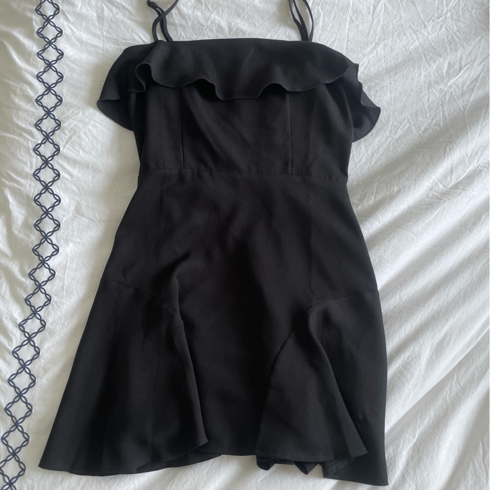 Black mini dress from super down perfect for a night out!